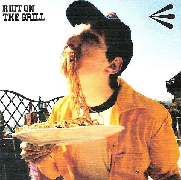 File:RIOT ON THE GRILLellegarden.jpg