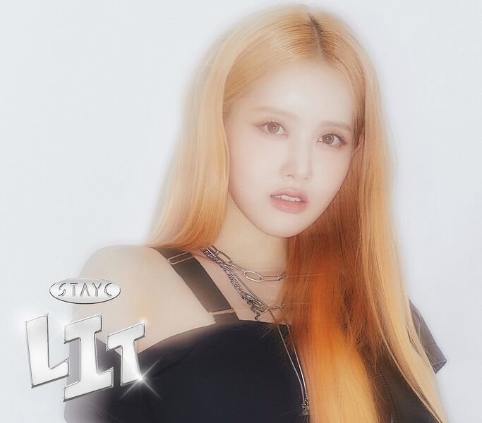 File:STAYC - LIT SIEUN.jpg