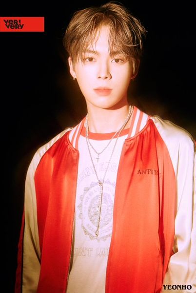 File:Yeonho - VERI-CHILL promo.jpg