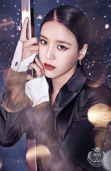 File:Hyejeong AngelsKnock.jpg