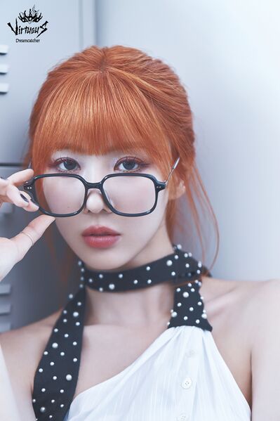 File:Yoohyeon - VirtuouS promo.jpg