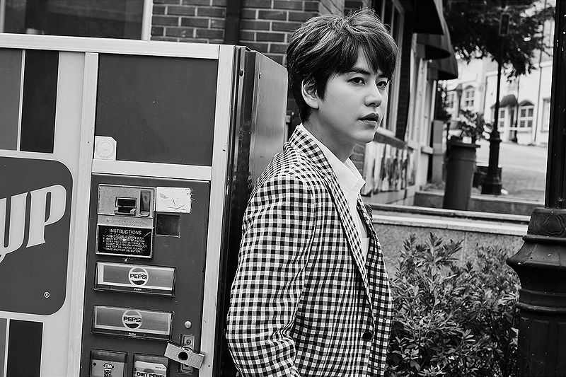 File:Kyuhyun - MAGIC promo.jpg
