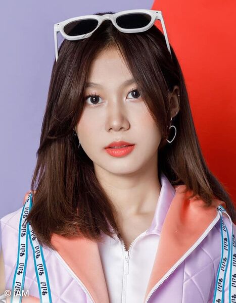 File:BNK48 Mind 2021-2.jpg