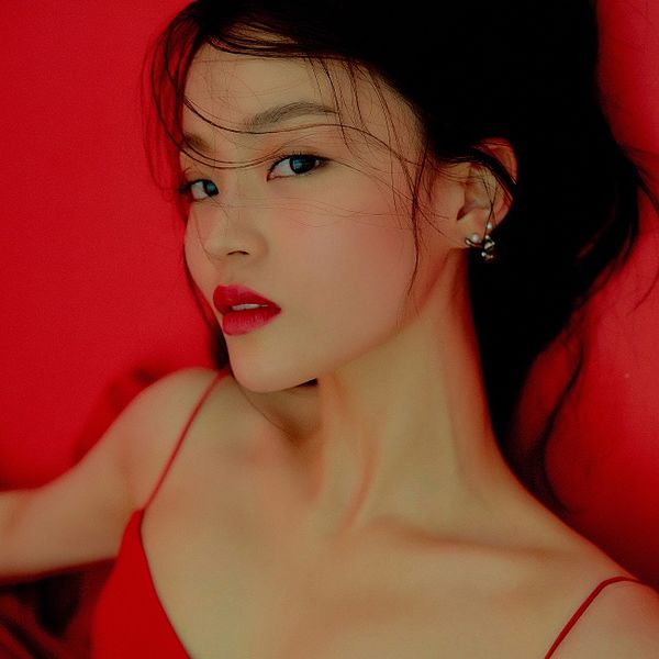 File:Lee Hi - 24 C promo2.jpg