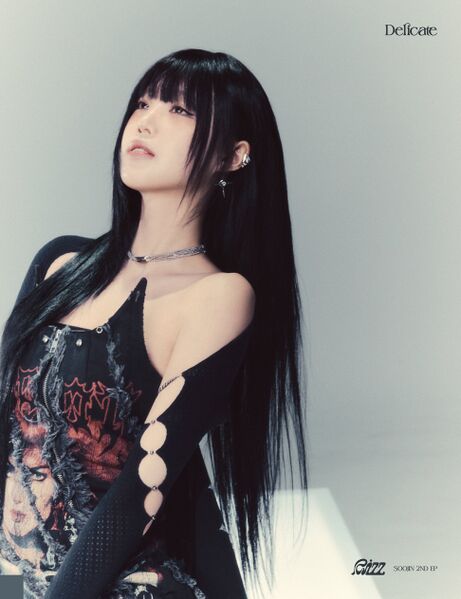 File:Soojin - RIZZ promo.jpg