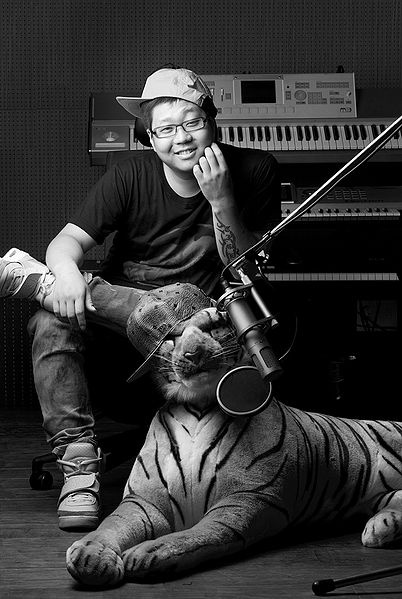 File:Shinsadong Tiger.jpg