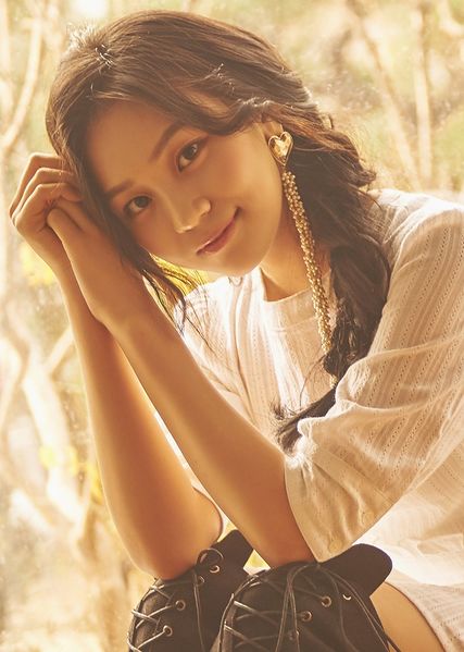 File:Umji - SUNRISE promo.jpg